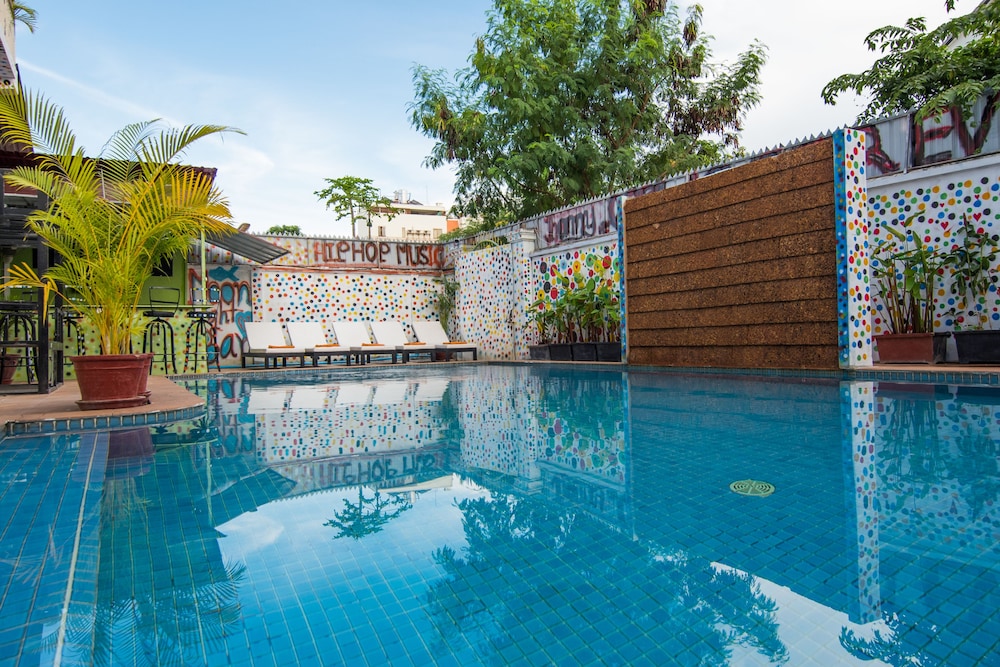Golden Ganesha Villa - Hostel