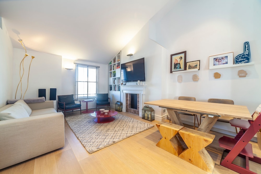 Lovely 2 Bedroom Flat In The Heart Of Chelsea