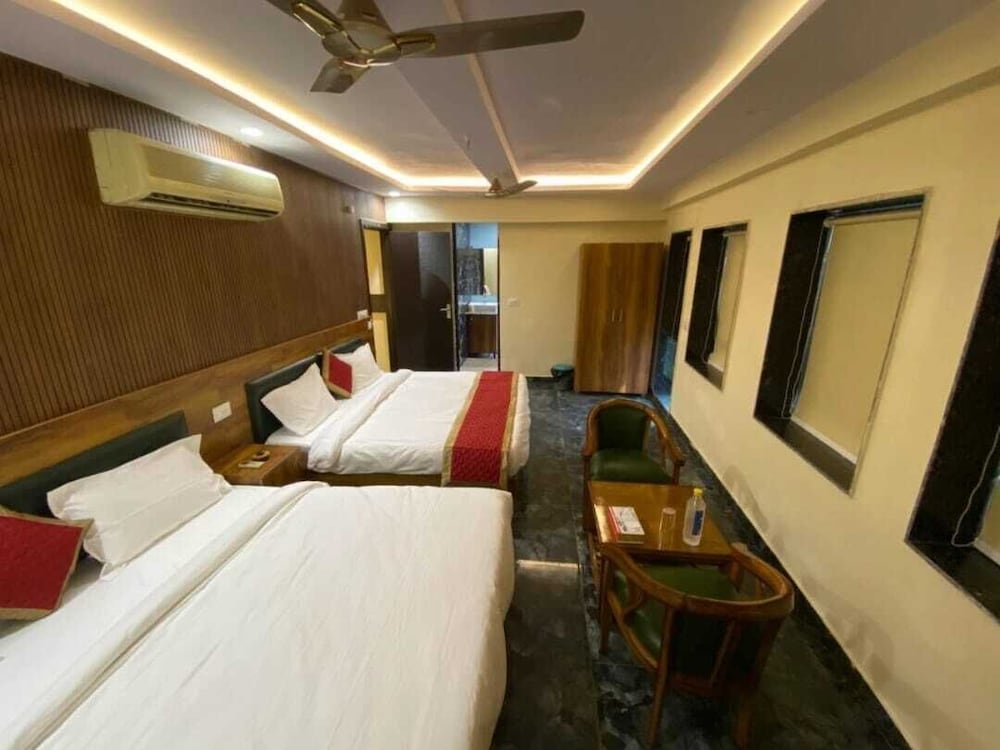 Hotel Home Stay Residency