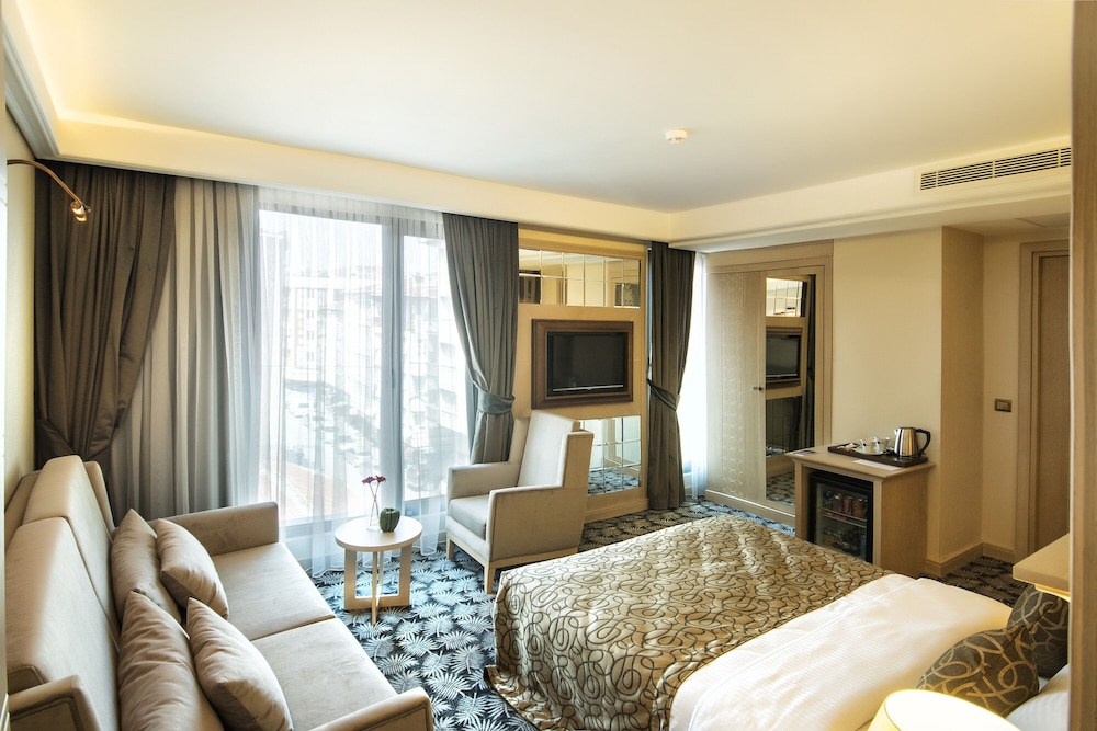 The Conforium Hotel - Image 13