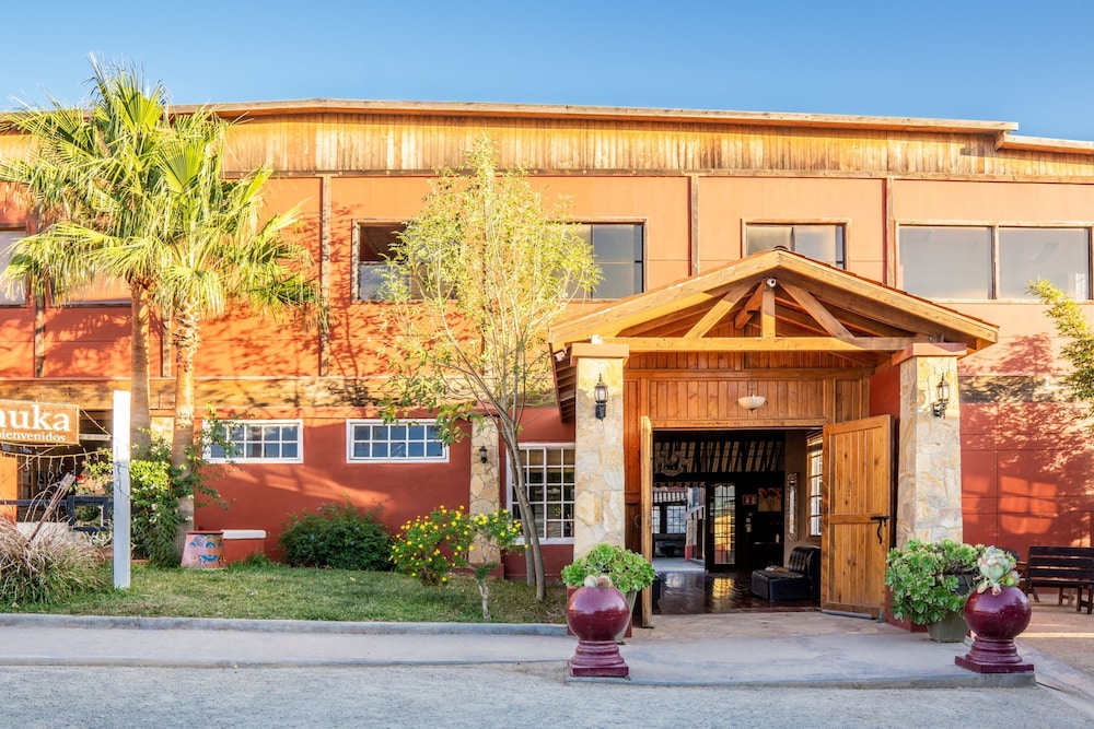 Hotel Capital O Hotel Villa Azura - Image 1