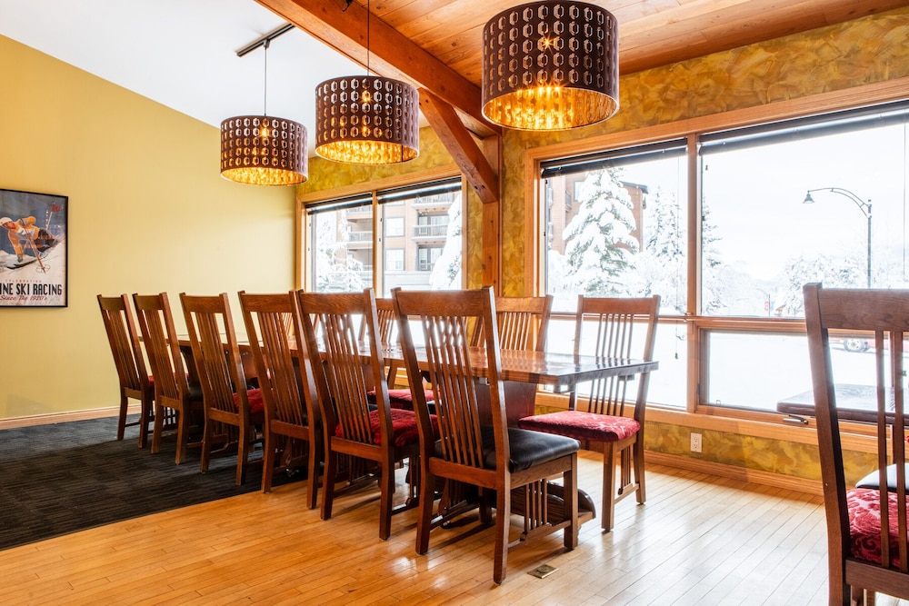 Earl Grey Lodge