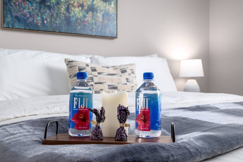 Top Floor Water View King Bed Pool Gym
