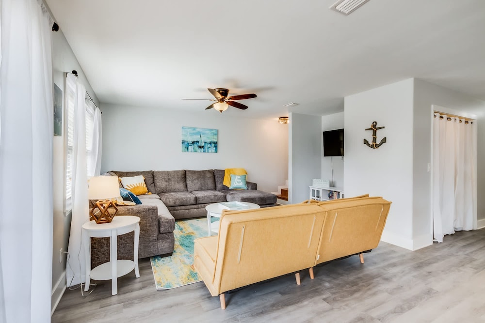 Sel De Vie 6 BR Sleeps 18 dog Friendly