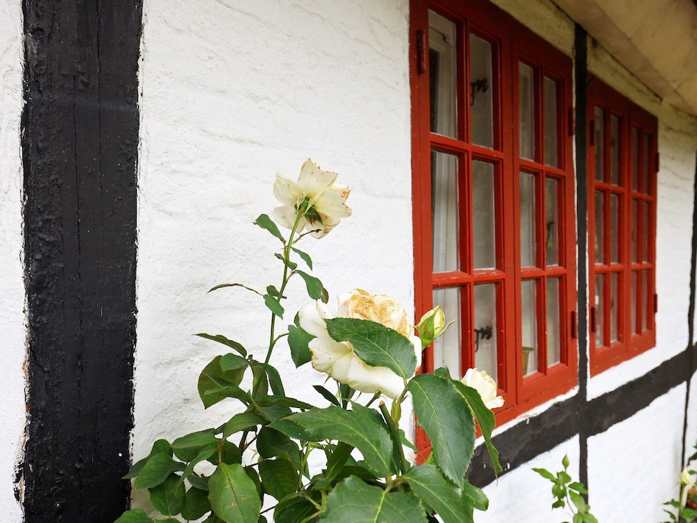 Family Cottage for Eight Guests
