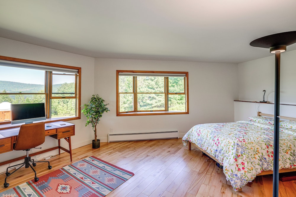 3 Mi Windham Mtn Club: Family Home w/ Yard