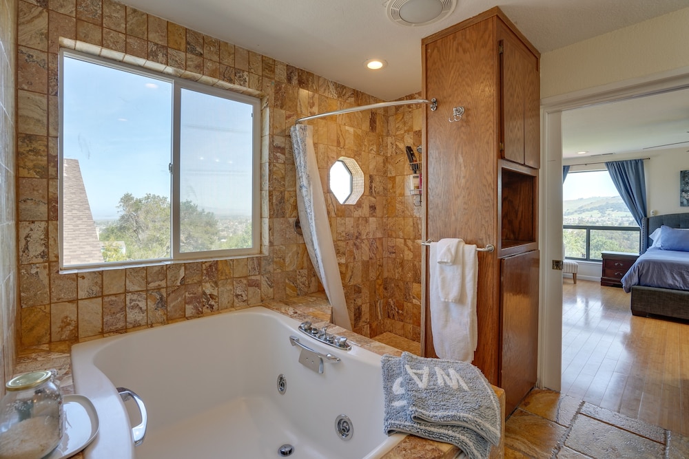 Vallejo Vacations - Vallejo Home w/ Spacious Deck, Hot Tub Views - Property Image 44