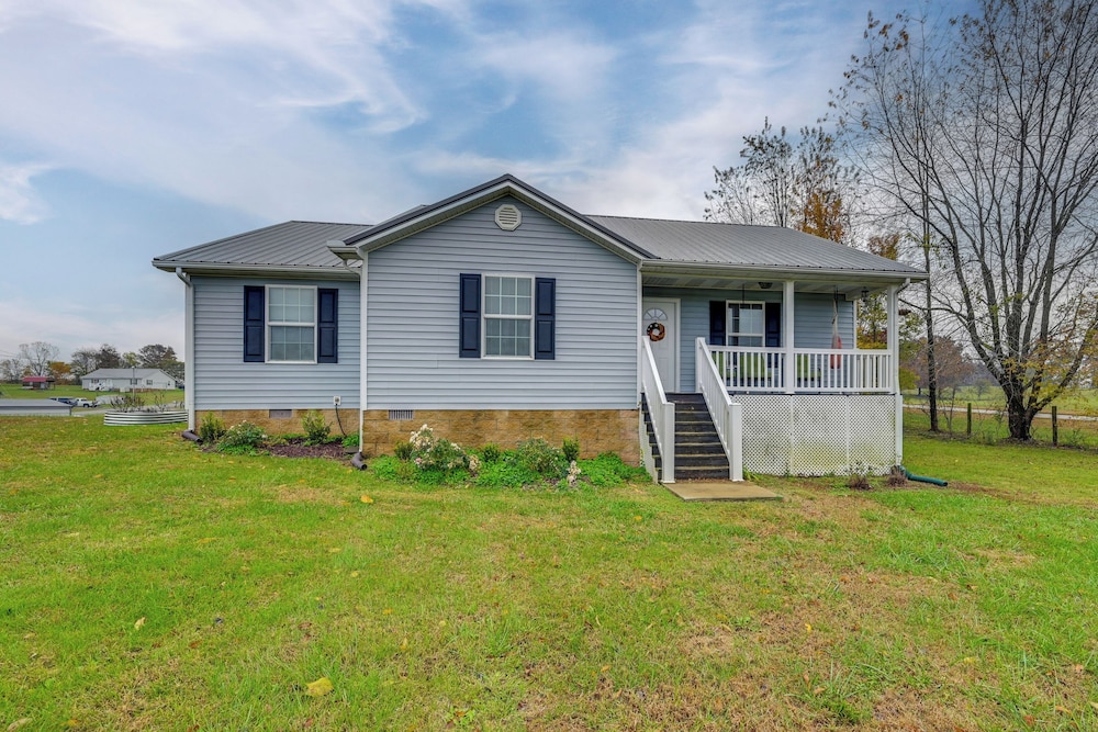 6 Mi to Mammoth Cave! Mtn-view Home w/ Fire Pit