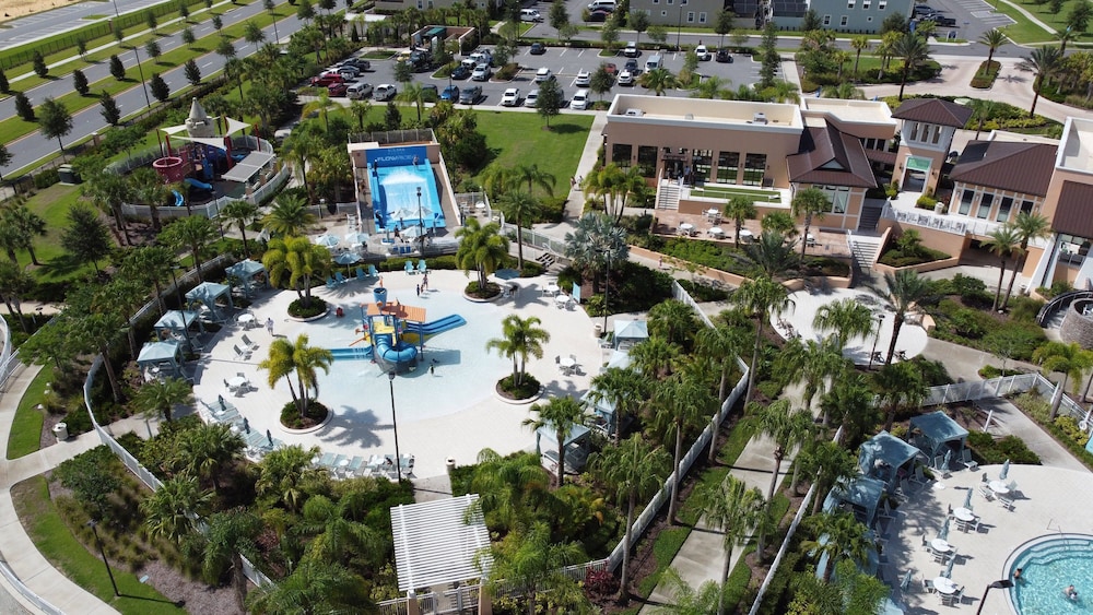 1799 Amazing 9Bd Near Disney