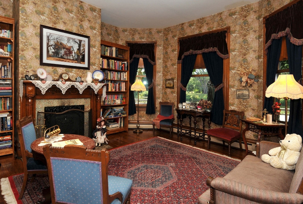 Victorian Loft B & B