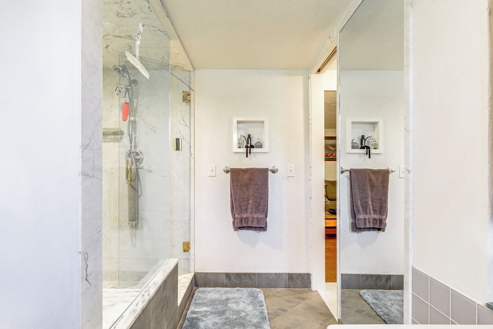 Walk to Main St: Carbondale Apt w/ Shared Patio