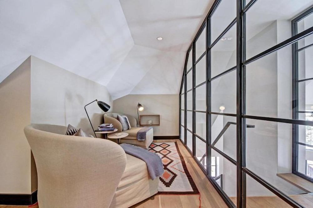 Luxury 5BR Penthouse Residence at The Ritz-carlton Club Vail