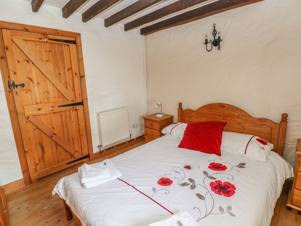 Bluebell Cottage view 4
