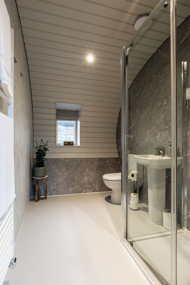 Unique 1 BD Eco-Retreat in Old Chalford
