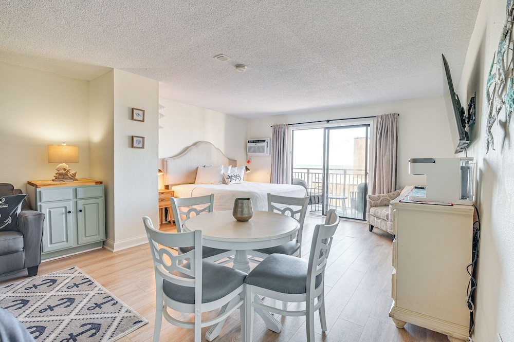 Oceanfront Condo in Myrtle Beach: Near Restaurants view 2
