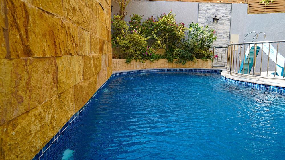 The Land Villas Ammaria
