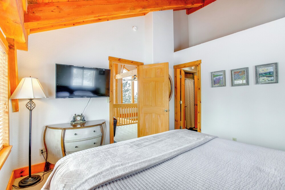 6 Mi to Winter Park Resort: Spacious Family Cabin