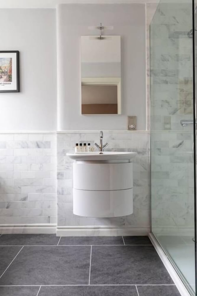 Drury Lane II by Onefinestay