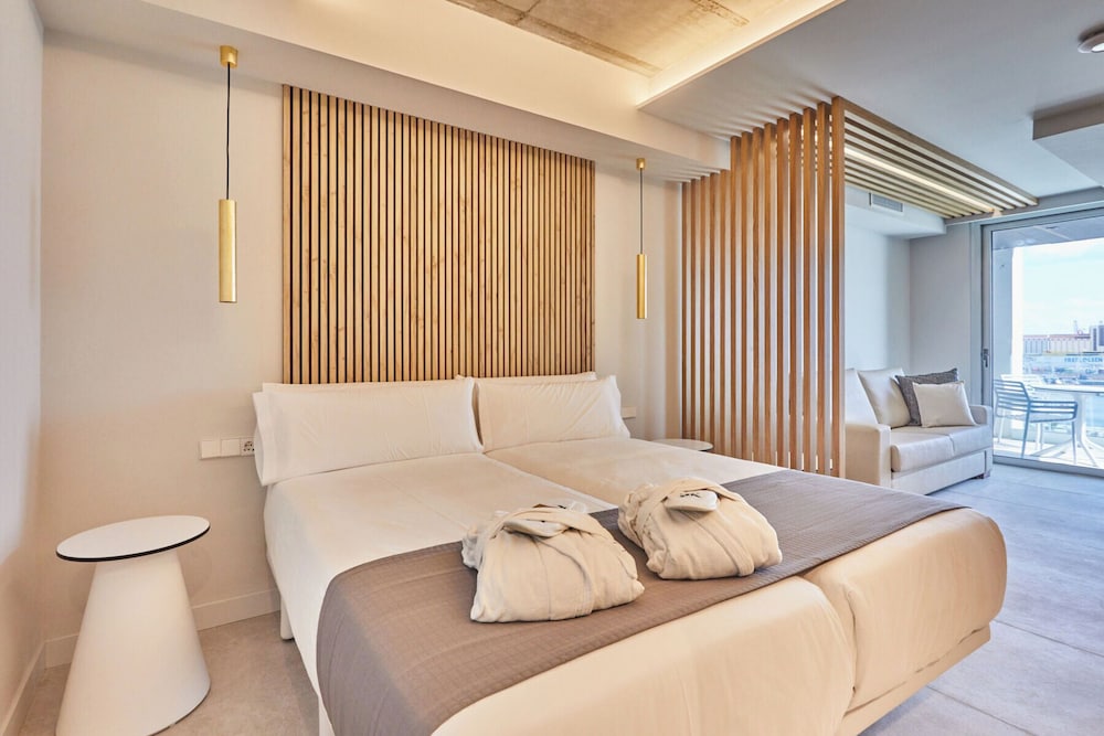 Silken Atlantis Suite – Holiday Homes