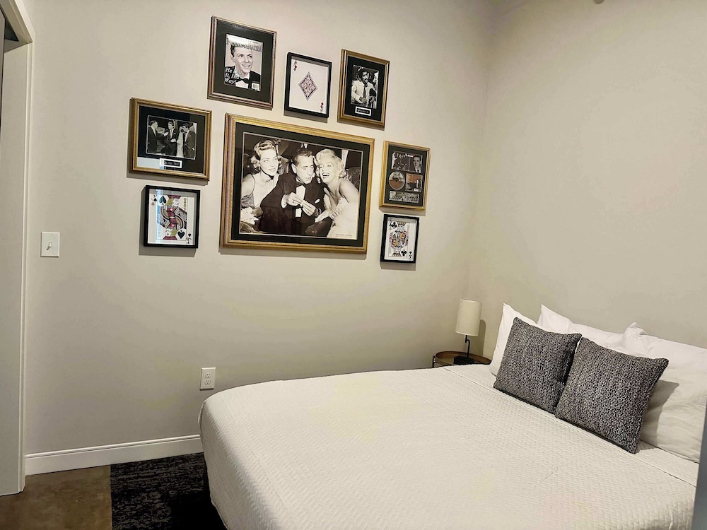 The 333 Suites For 24 Guests