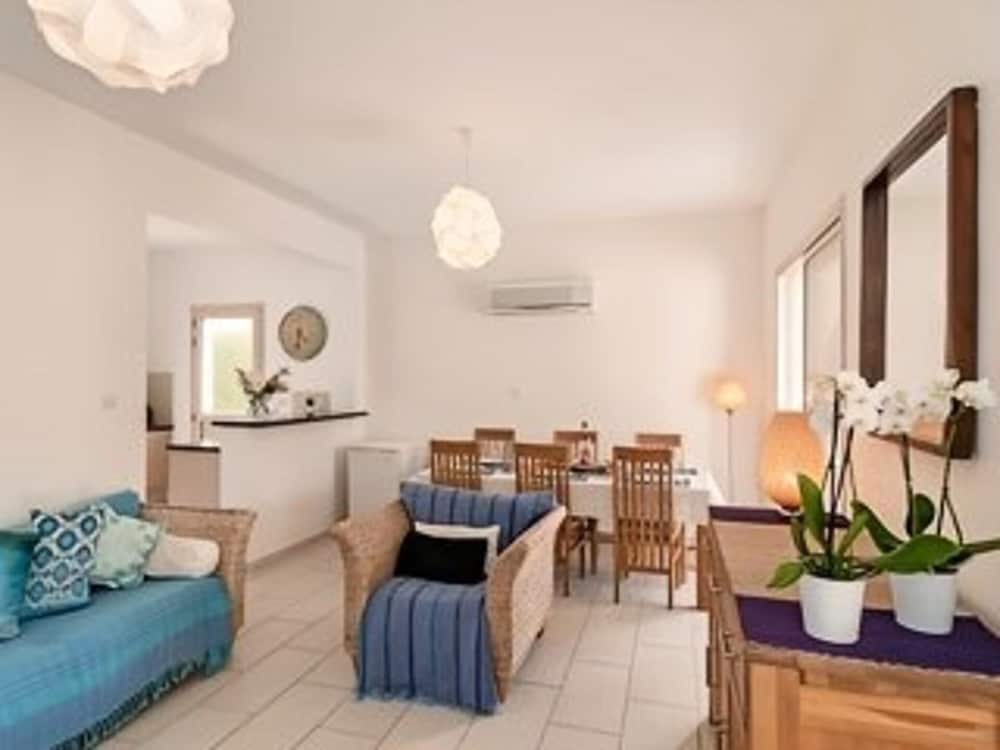 Sunset Villa Retreat in Agios Georgios