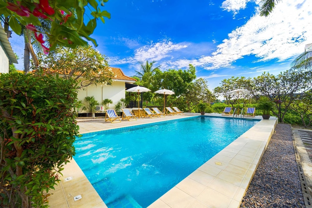 Fantastic 7 Bungalow Private Resort BR7