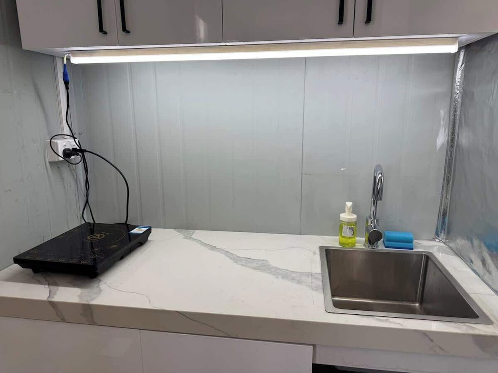 Metawisebnb 1B Next to Monash w AC Wifi Kitchen