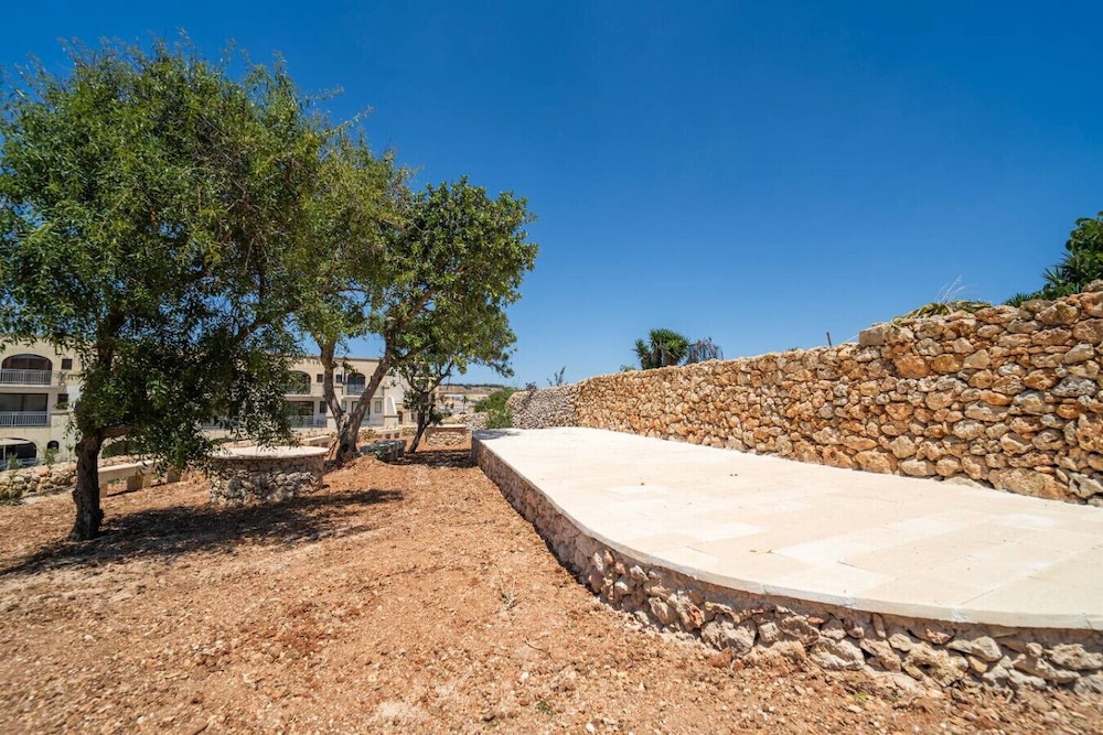 Hal Wardija in Qala Gozo With Terrace Pool BBQ