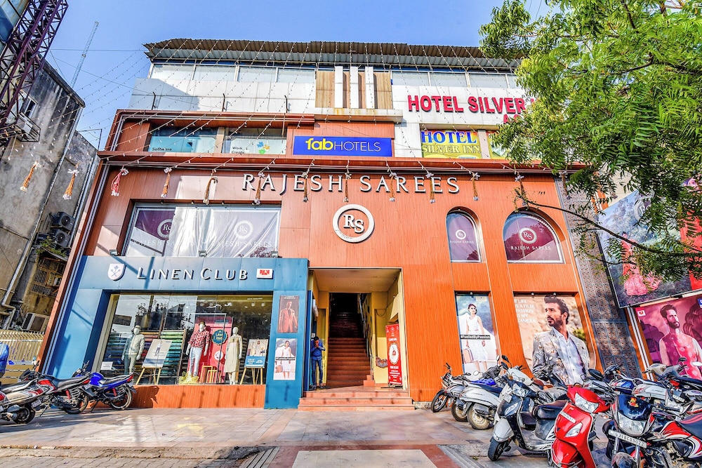 FabHotel Silver Inn