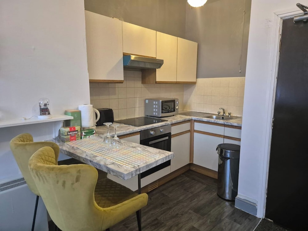 1 Bed-sleeps 2-city Centre-no Free Parking