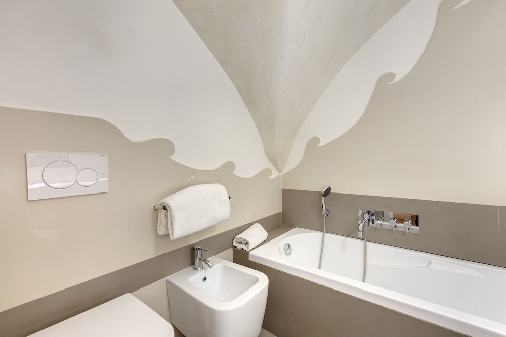 Exceptional and Comfortable for 7 People in the Center of Florence