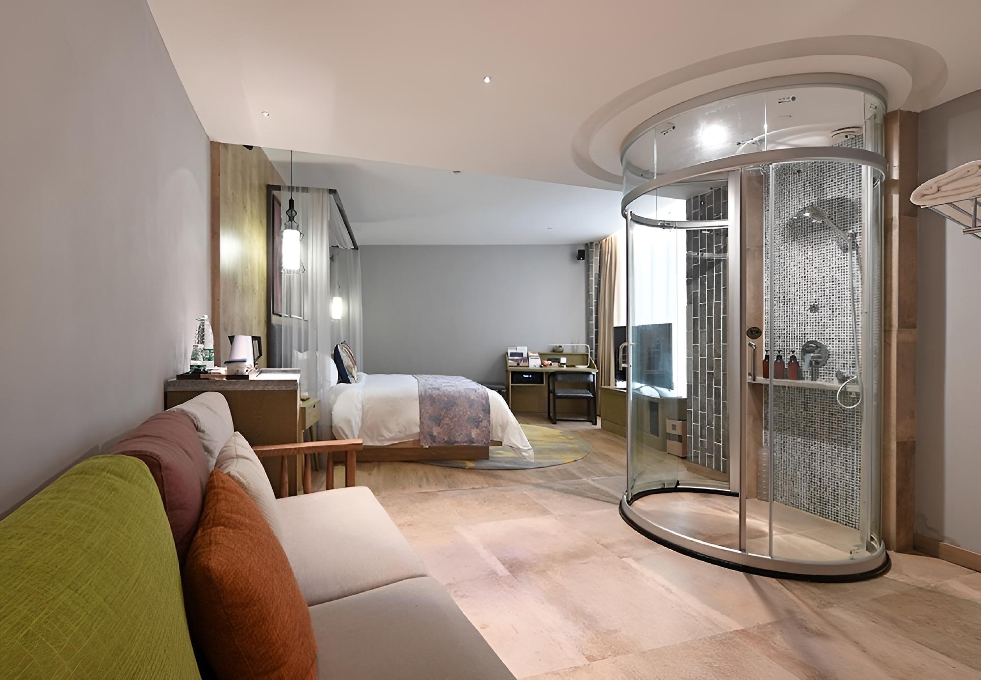MEHOOD LESTIE HOTEL
