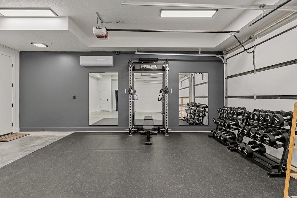 Desert Jewel With Private Gym And Pool 4 Bedroom Townhouse