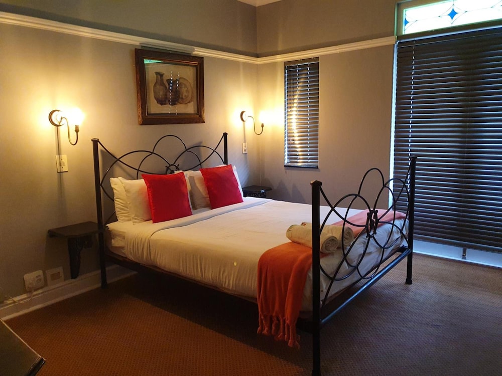 Knysna Wayside Inn