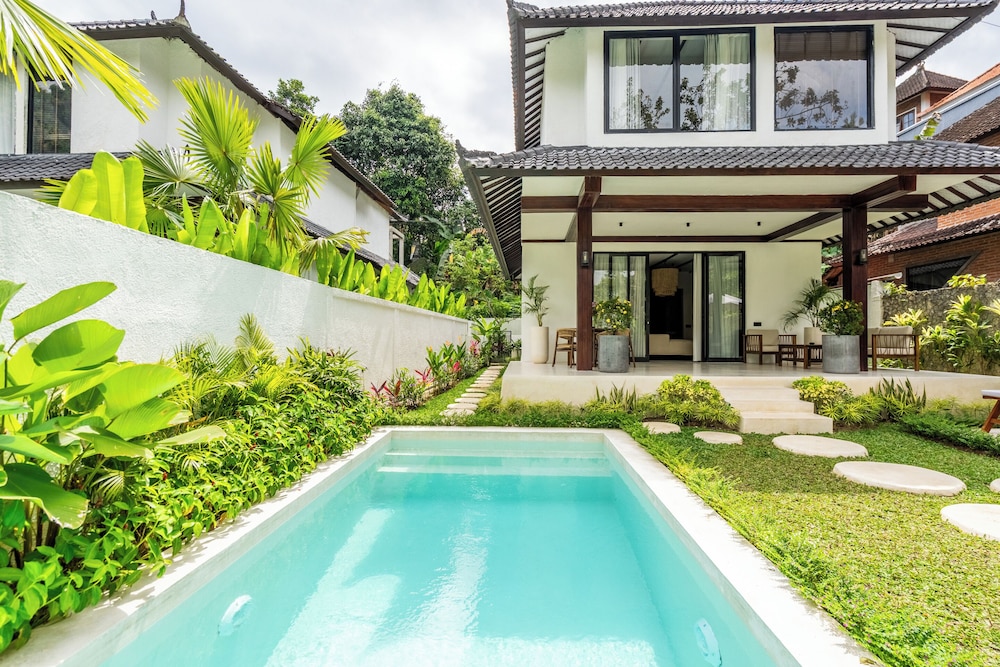 Sacred Jungle by EVDEkimi Ubud – Modern Villas and Apartments with Kitchens, Pools, & Personalized Concierge Service