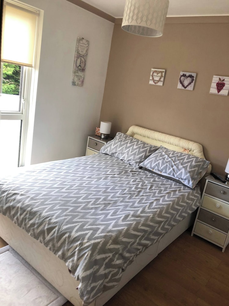 Limegrove Comfortable Three Bedroom House