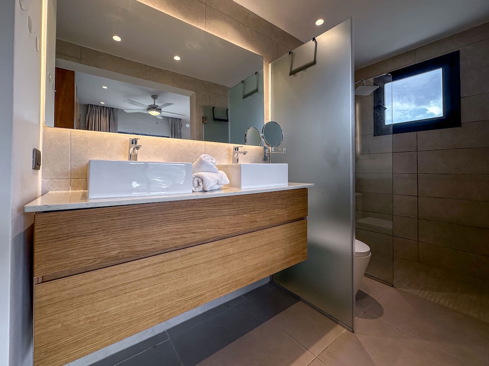 Fantastic new Golf View Apartment