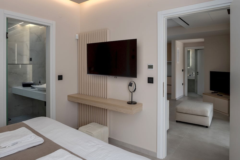 Potame Suite by Estia Garden View