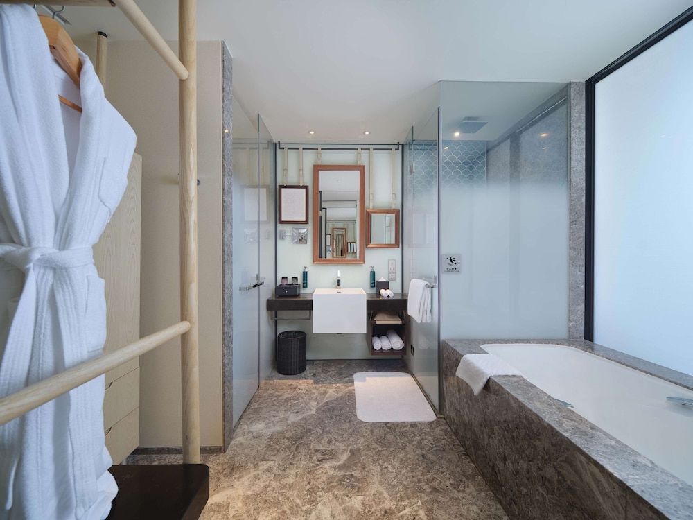 Hilton Dalian Golden Pebble Beach Resort