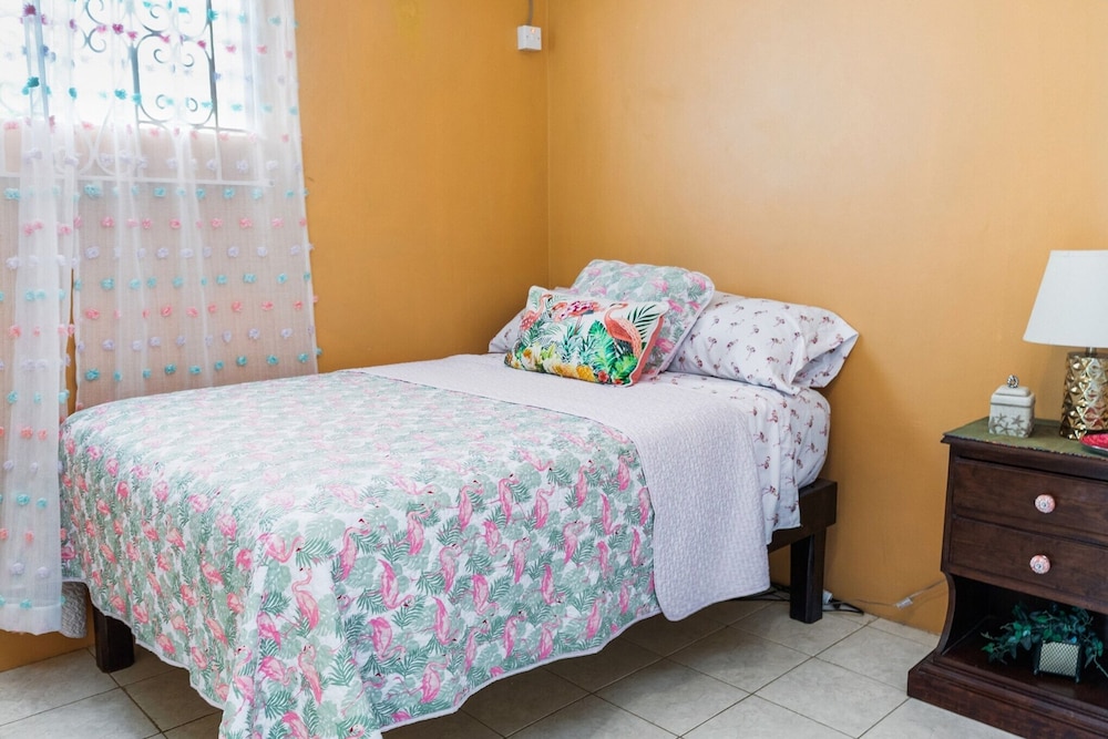 YanceyLargo- 4BR Villa Jacuzzi & Mountain Views by RedAwning view 3