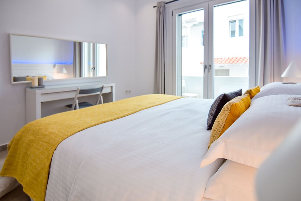 White Rock Milos Suites photo 3