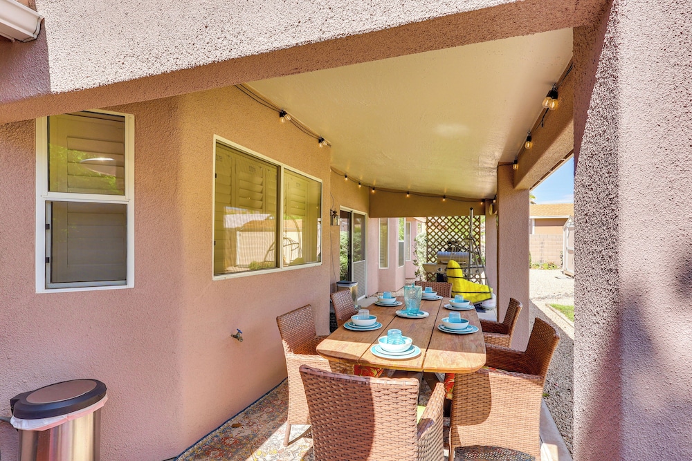 Kingman Family Home: Yard, Grill & Room to Relax!