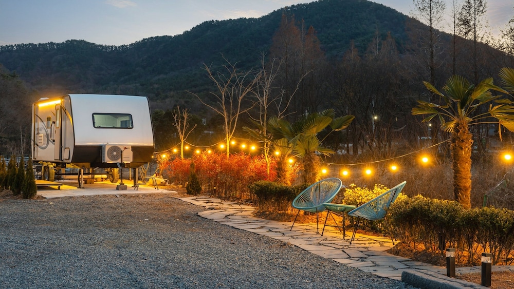 Goseong Hoostay Caravan Pension