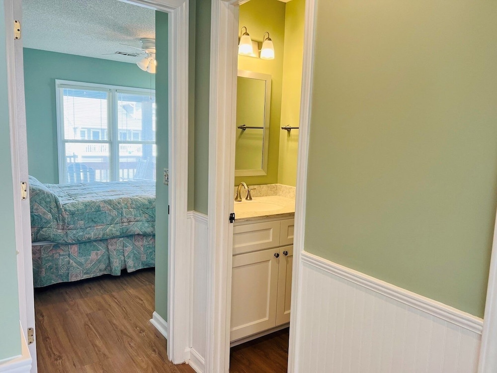 Tradewinds 4 Bedroom Home by RedAwning