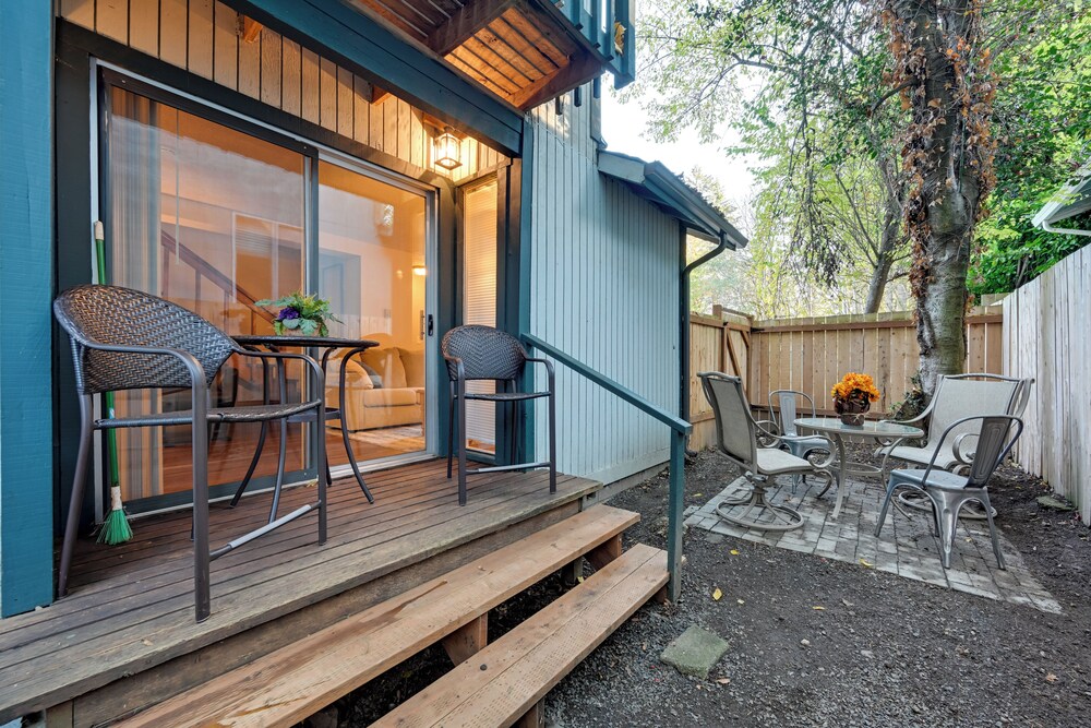 Walk to Parks & Bay: Olympia Duplex w/ Fenced Yard view 3