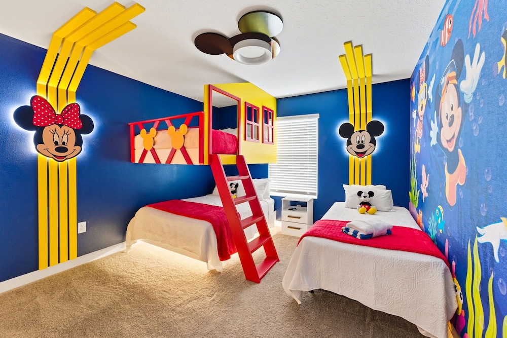Chic & Fun Family Stay 10 Mins to Disney