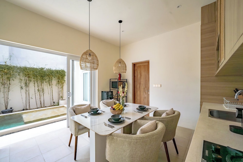 Villa Bora Berawa