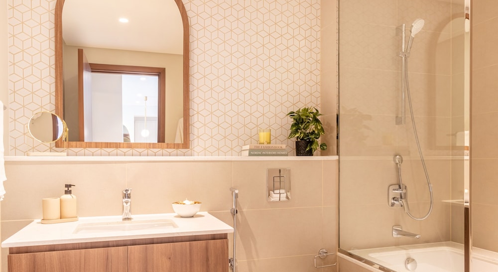 Manzil-1BR with Beach & Marina Access