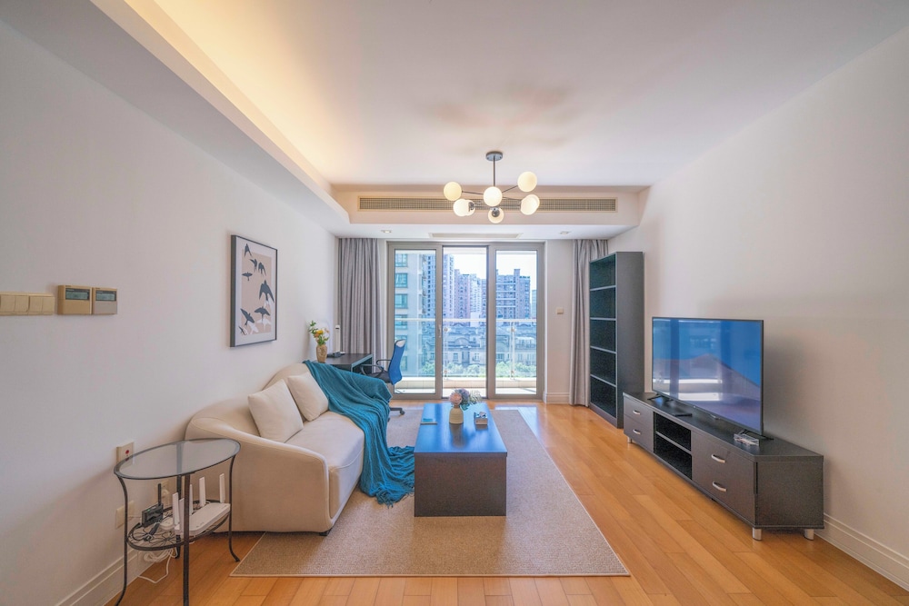 Tyms Family 1BR 1BA Apt Xujiahui