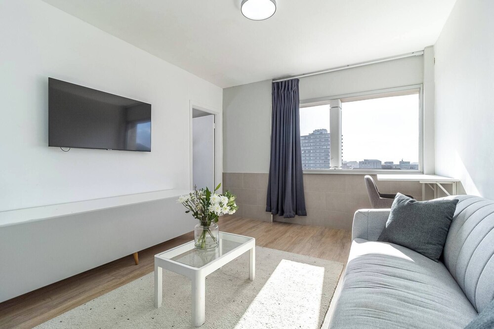 1 Bedroom Apartment, Seapoint, Cape Town